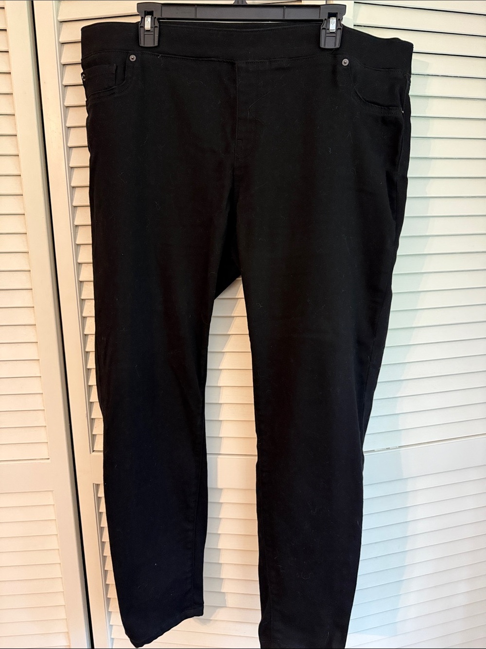 Amazon Essentials Black Pull-On Jegging
